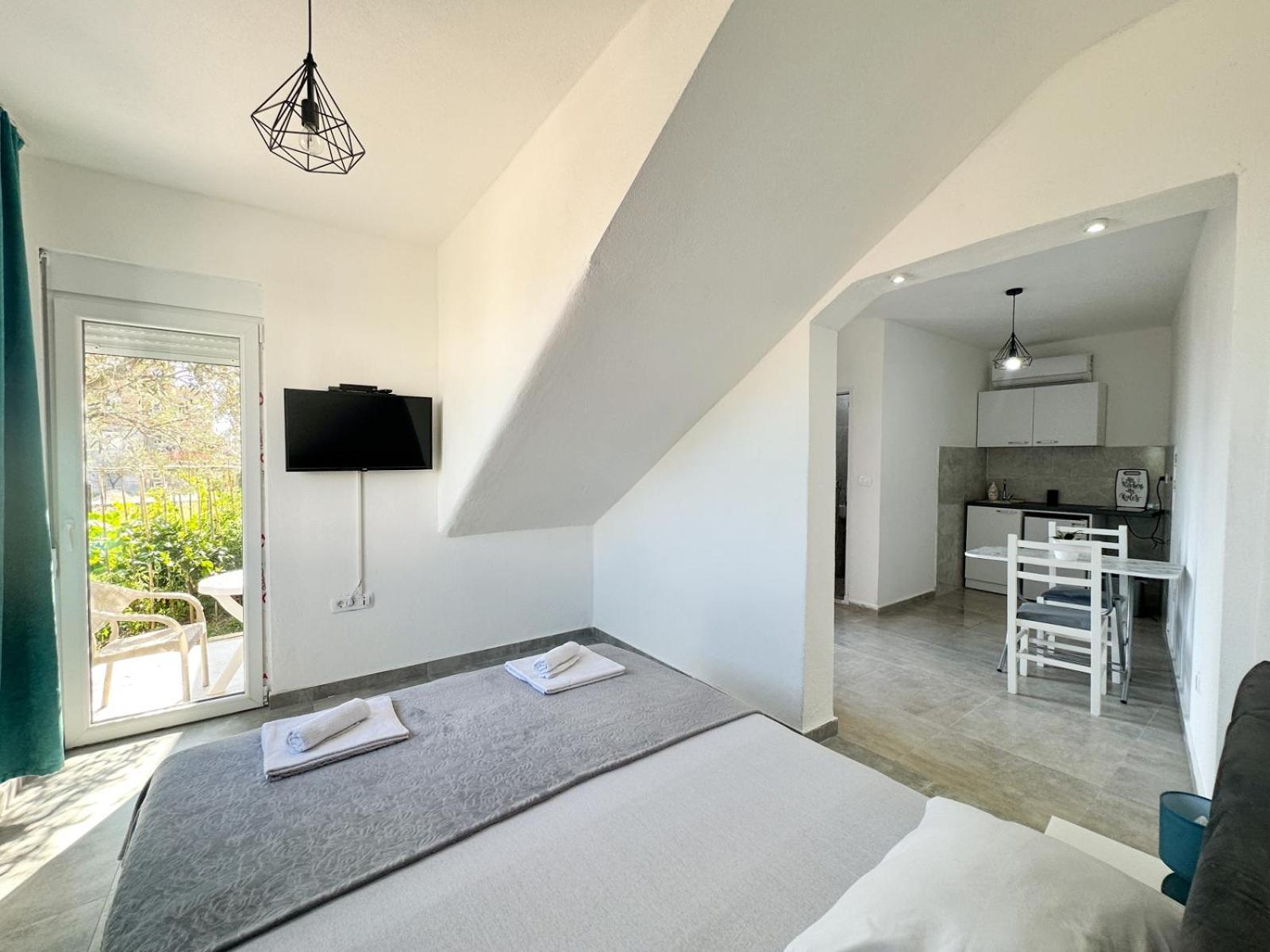 Jasmin Apartmani Bar Rum bild